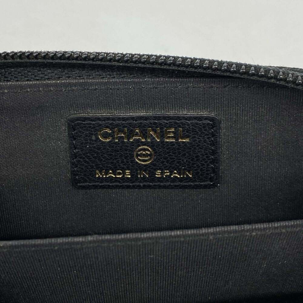 CHANEL Black Lambskin Leather Wallet - Picture 4 of 8